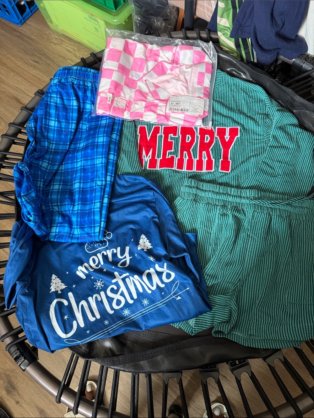 BUNDLE•2 Xmas loungers & checkered pj’s